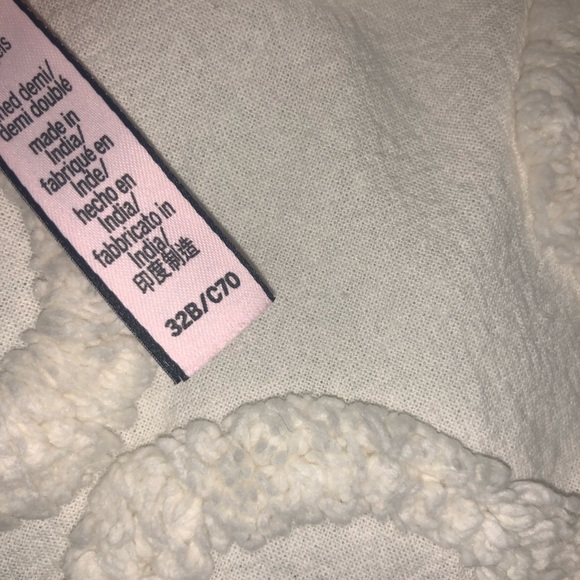 VICTORIA’S SECRET white lace bra, 32B - Picture 2 of 2